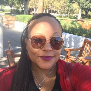 Meet your Posher, Lakeisha